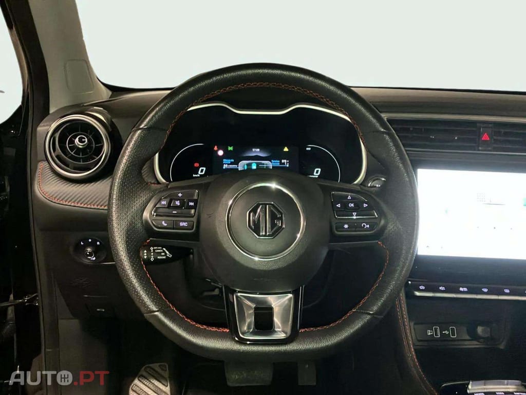 MG ZS EV 72.6 kWh Luxury OBC 11 KW