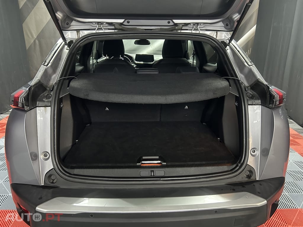 Peugeot 2008 1.2 PureTech Allure EAT8