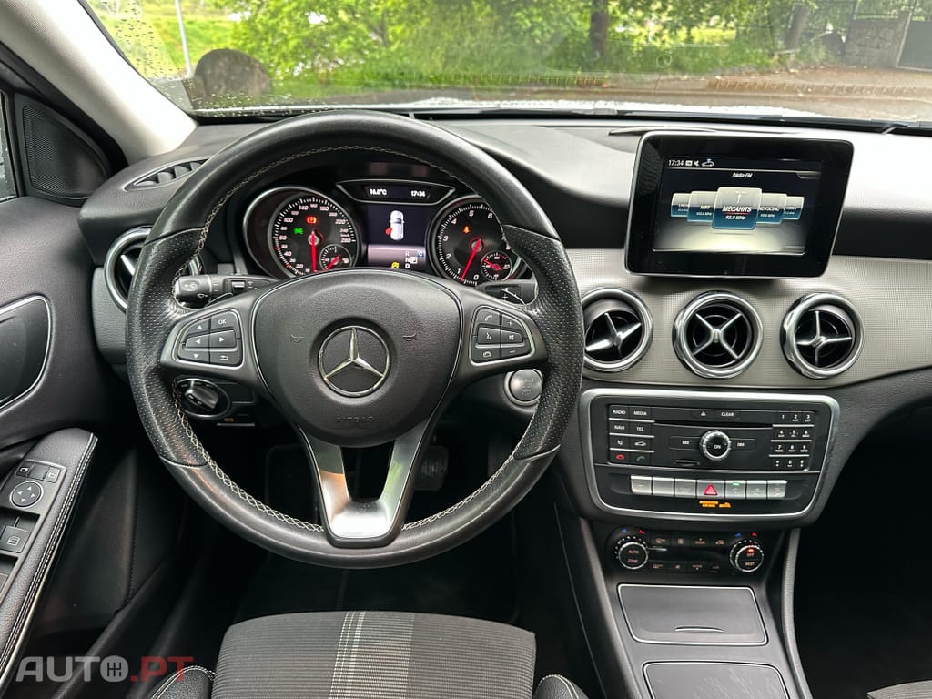 Mercedes-Benz GLA 220 4Matic 8G-DCT Special Edition