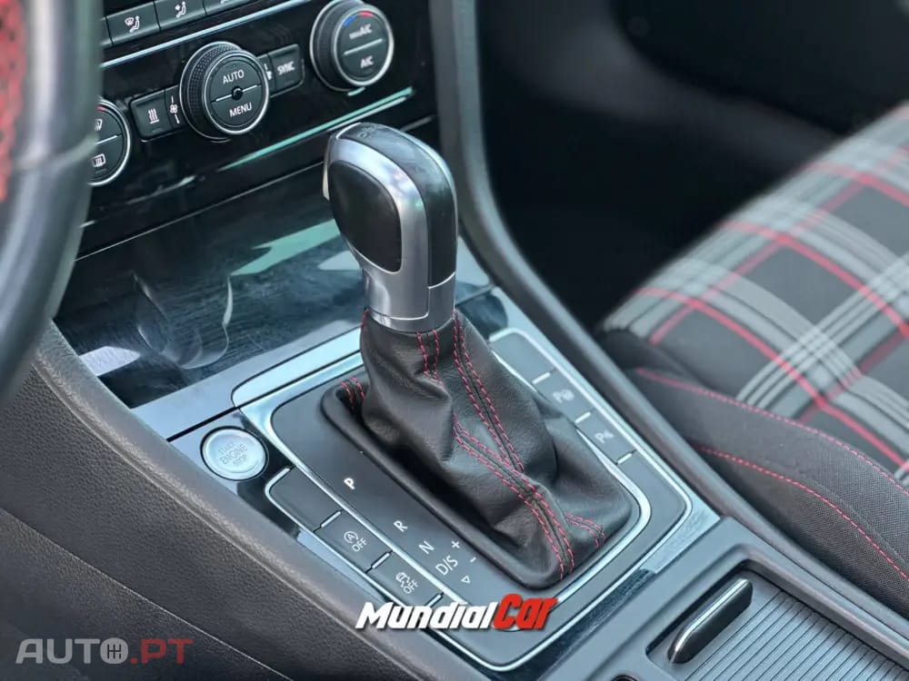 Volkswagen Golf 2.0 TSI GTI DSG Performance