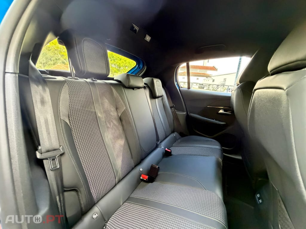 Peugeot E-208 50 kWh GT Line