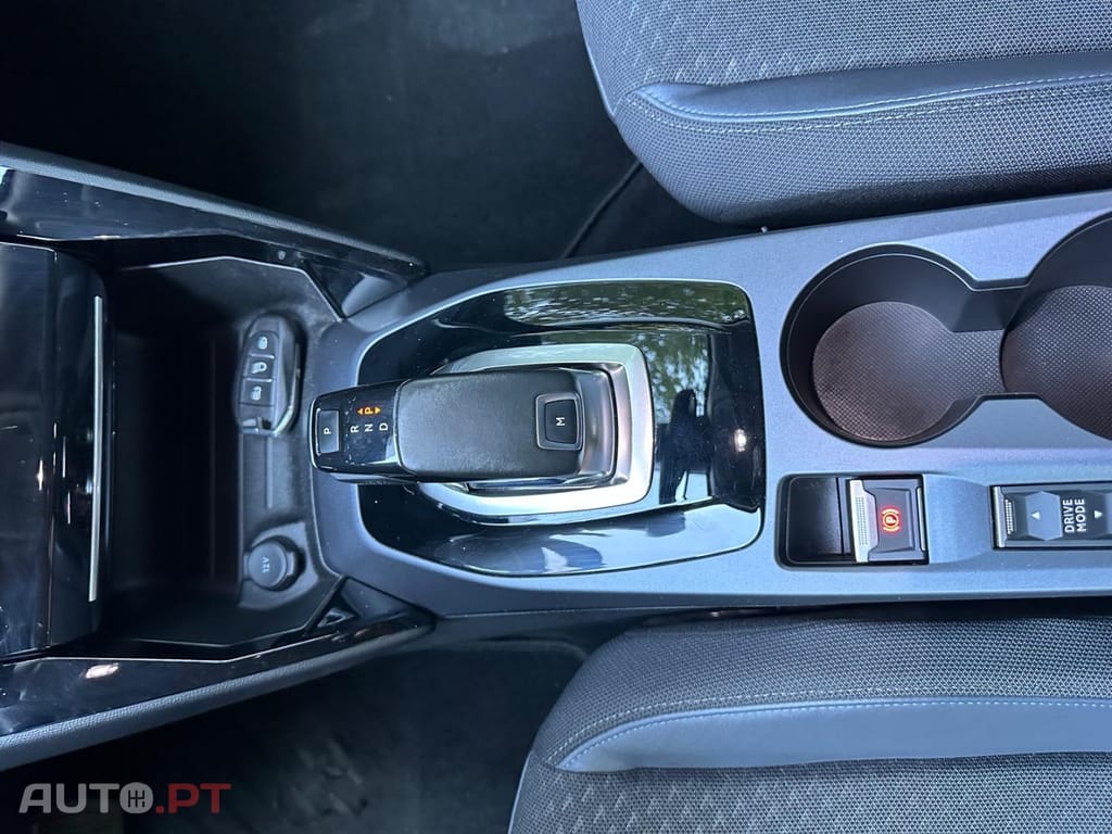 Peugeot 2008 1.5 BlueHDi Allure EAT8