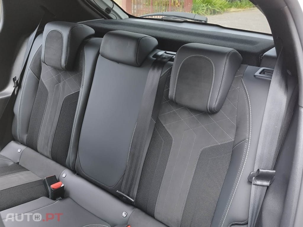 Peugeot E-208 50 kWh GT