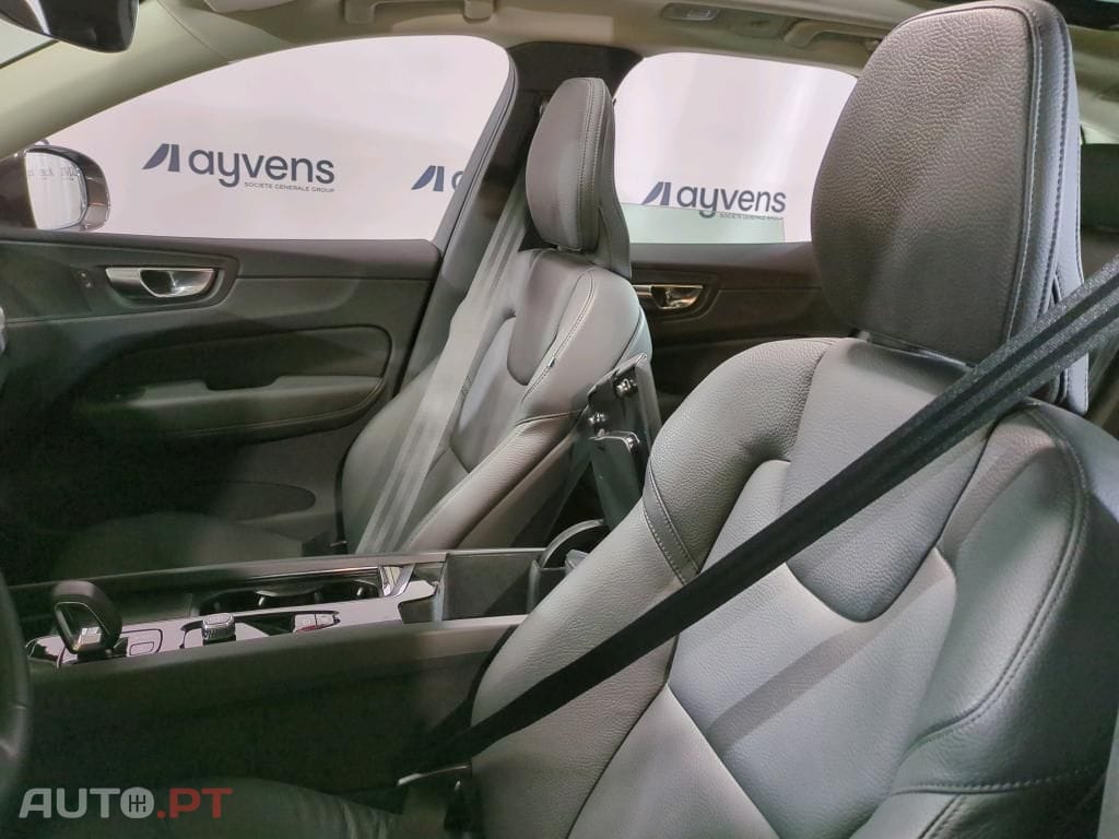 Volvo XC60 2.0 T6 PHEV Core AWD