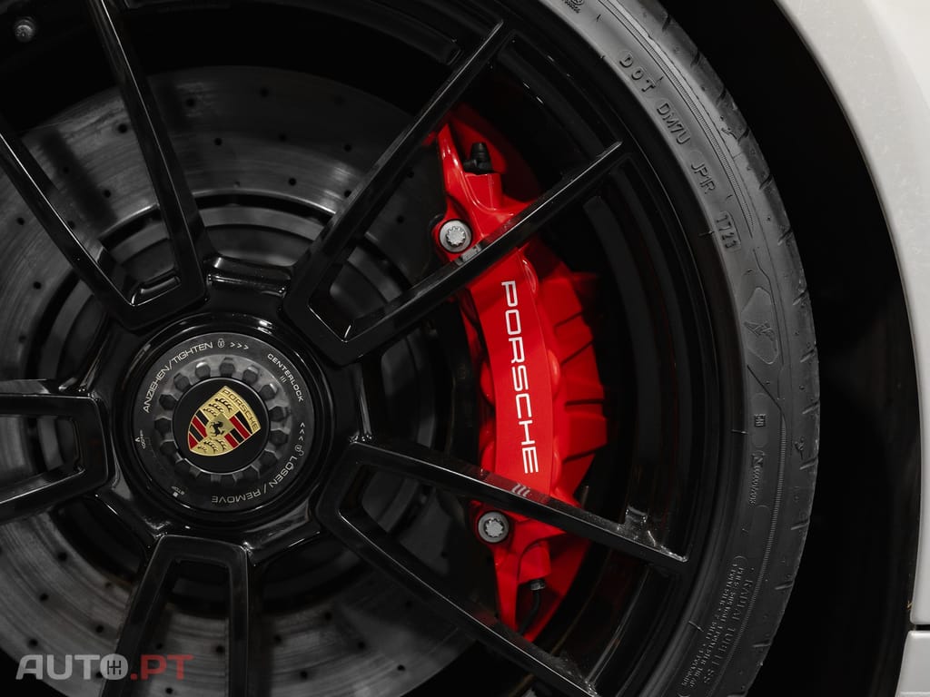 Porsche 992 Carrera 4 GTS PDK