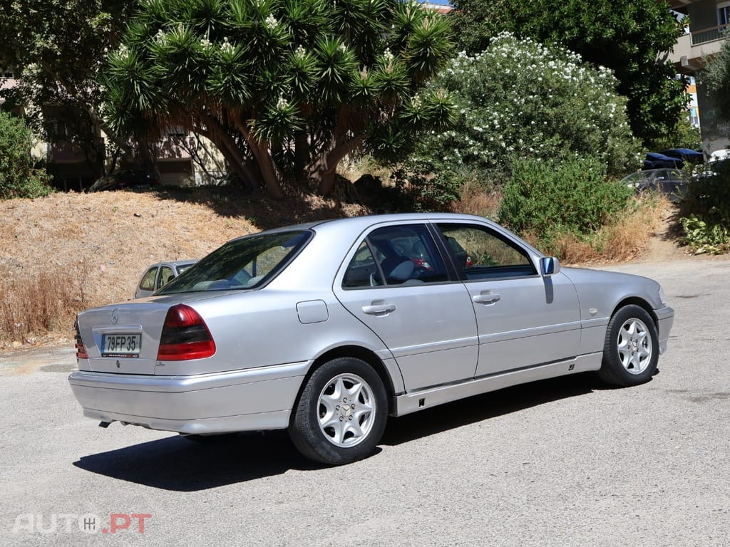 Mercedes-Benz C 220 D Classic