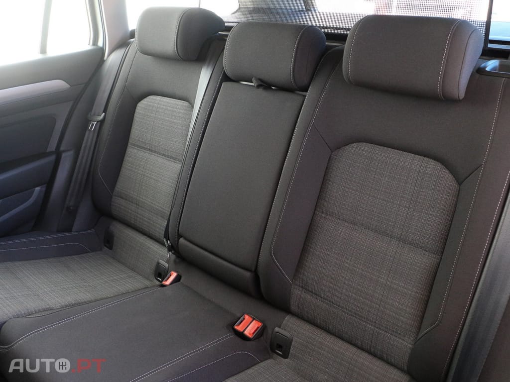 Volkswagen Passat Variant 2.0 TDi Elegance DSG