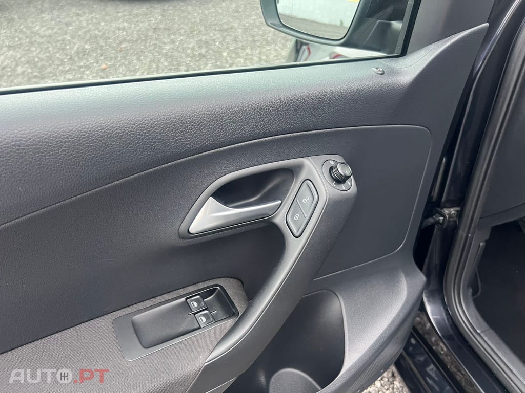 Volkswagen Polo 1.0 Confortline