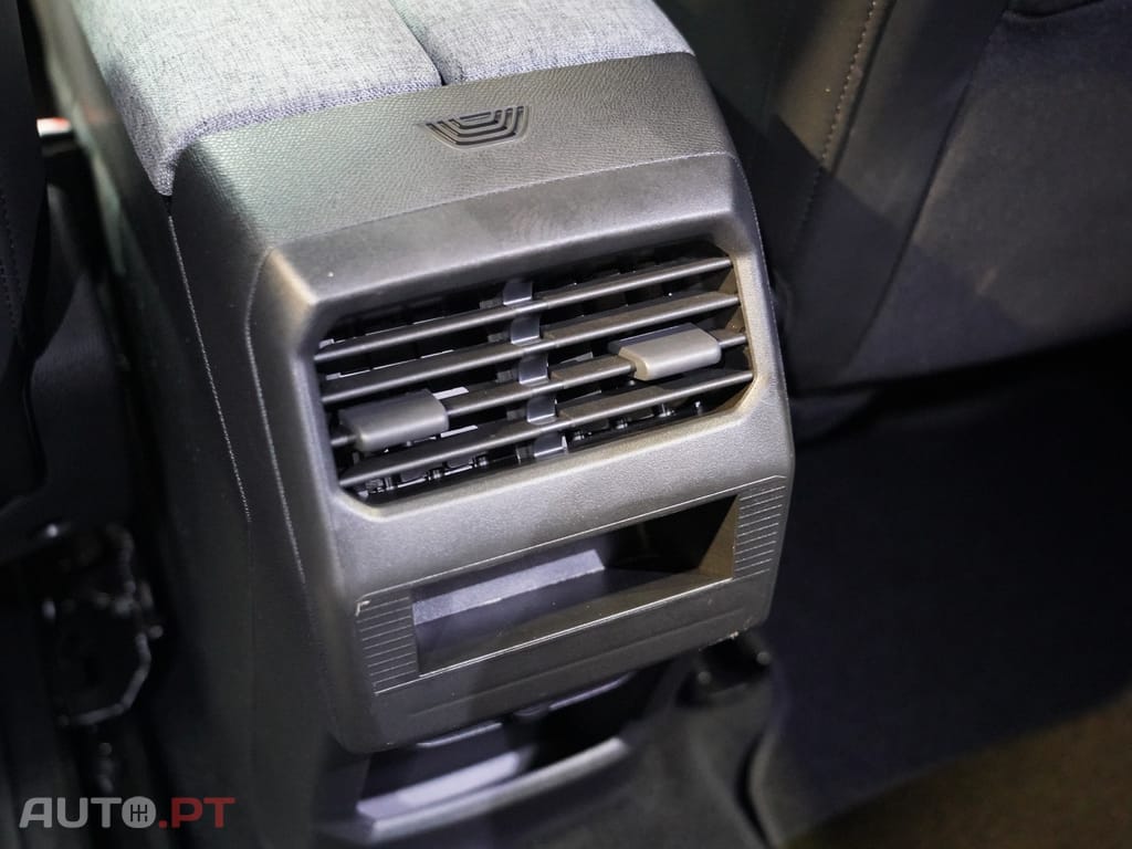 Peugeot 3008 1.2 Hybrid Allure e-DCS6