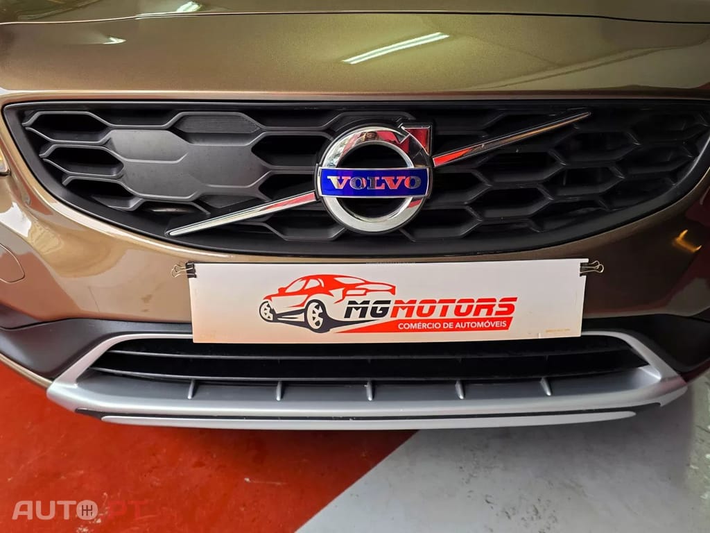 Volvo V60 Cross Country 2.0 D3 Momentum