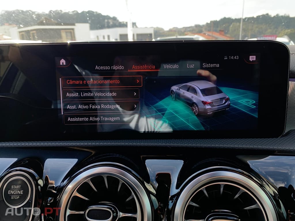 Mercedes-Benz A 250 e AMG Line