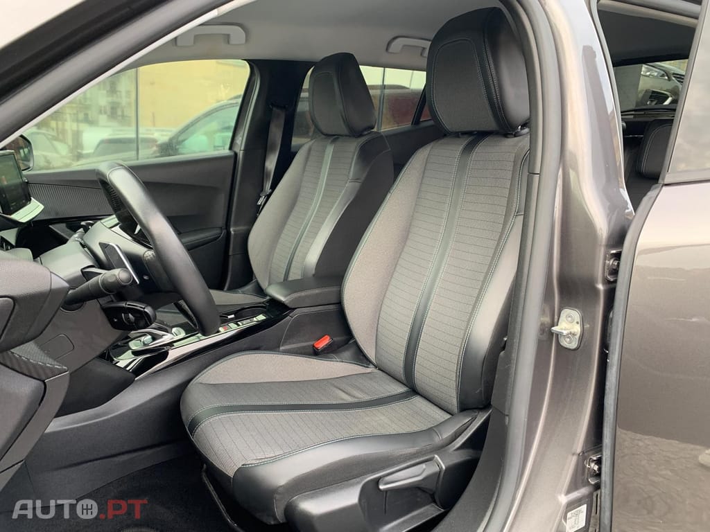 Peugeot 2008 1.5 BlueHDi Allure EAT8