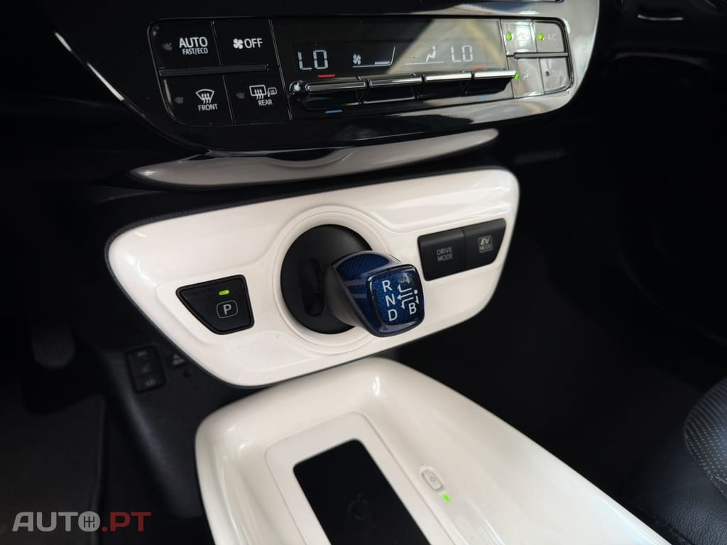 Toyota Prius 1.8 Luxury Touch&Go