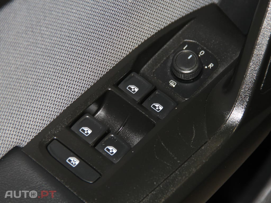 SEAT Leon 2.0 TDI Style — fotografia 16