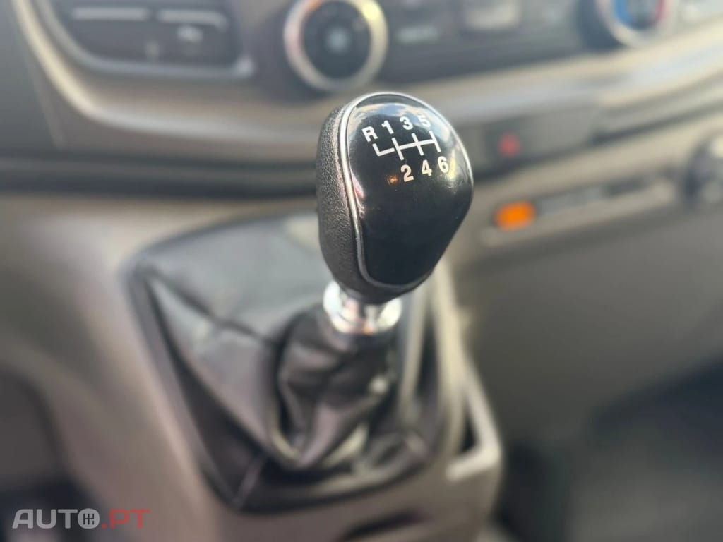 Ford Transit Custom 300L1 2.0 TDCi H1-Tecto Baixo Trend