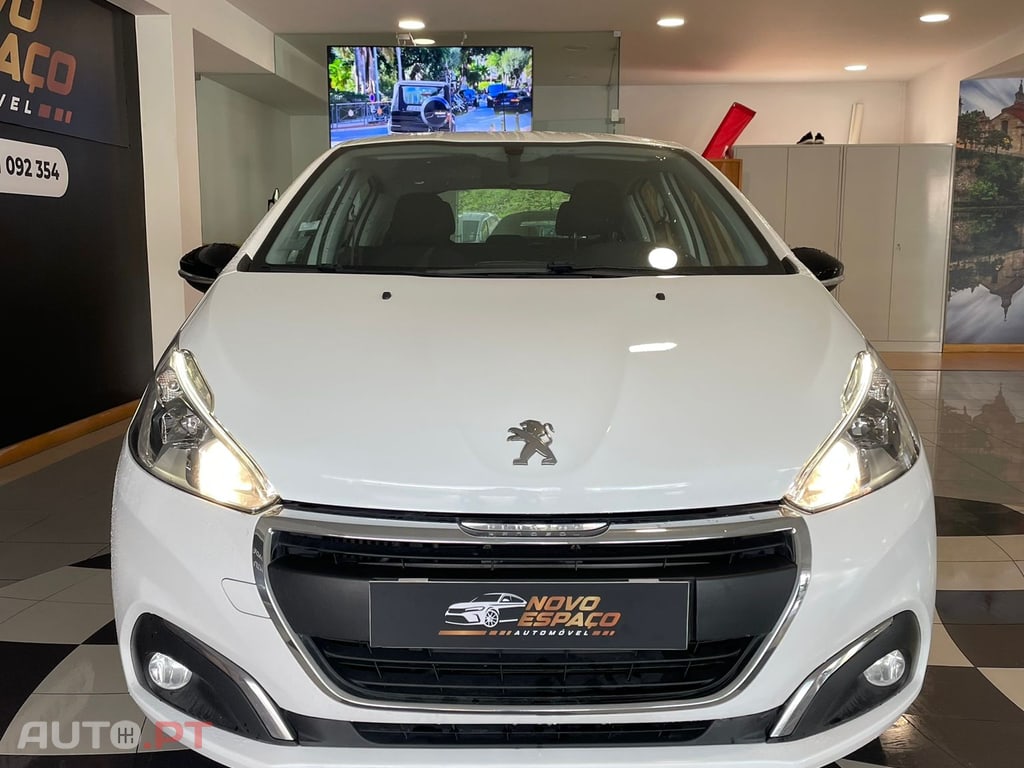 Peugeot 208 BlueHDi Style