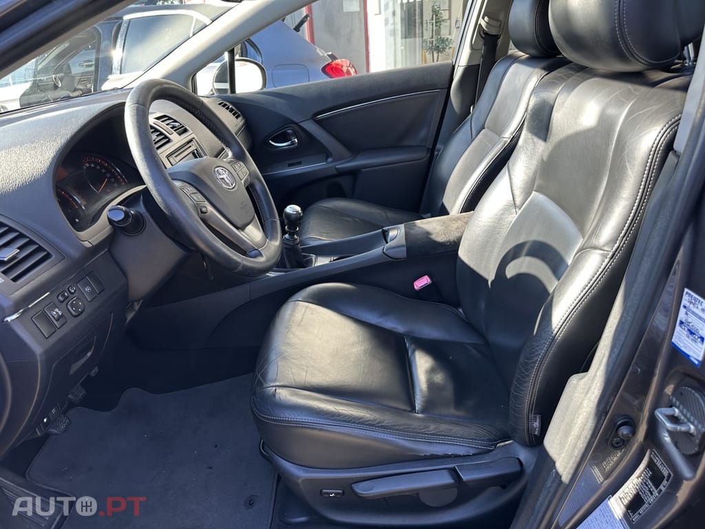 Toyota Avensis SD 2.0 D-4D Exclusive +Pele+GPS