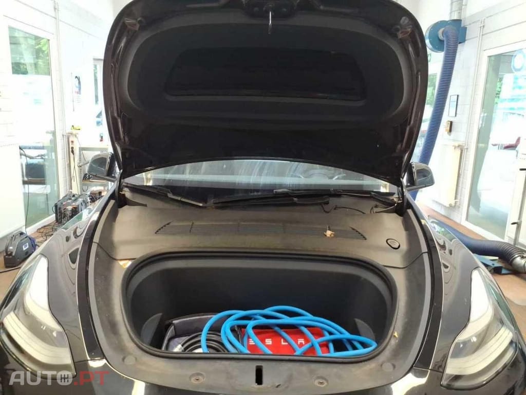 Tesla Model Y LONG RANGE DUAL M