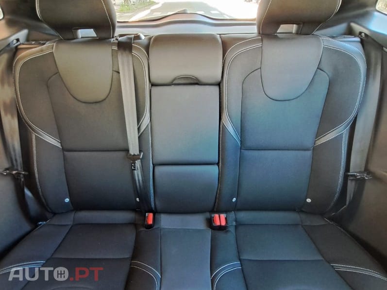 Volvo V40 2.0 D2 Momentum Eco