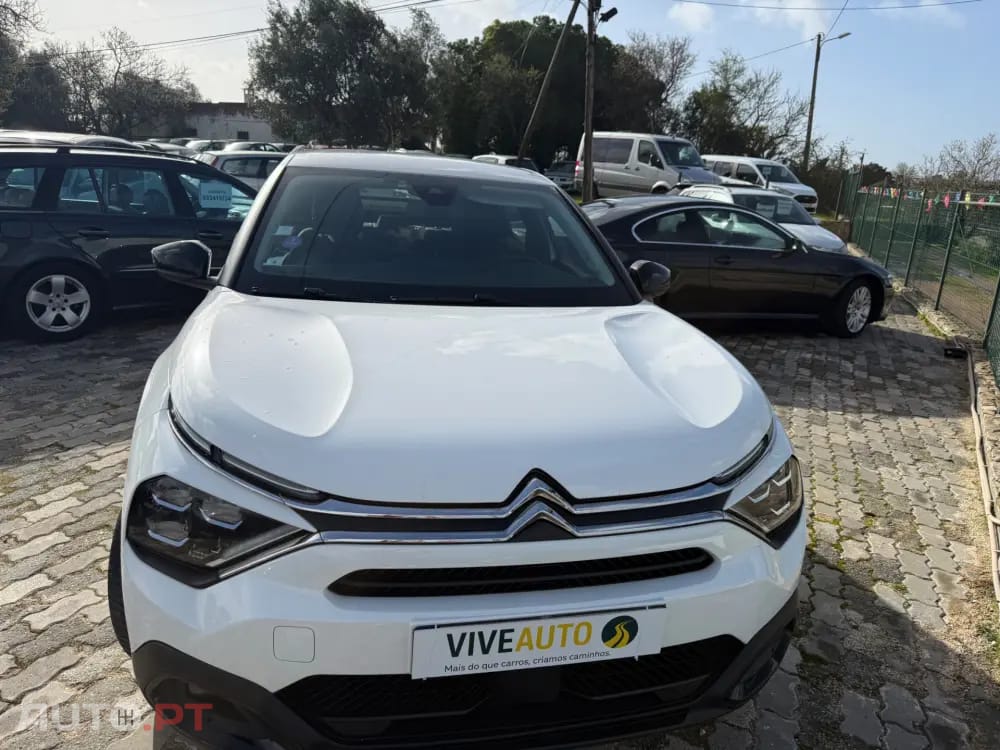 Citroen C4 Outro