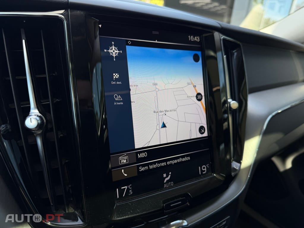Volvo XC60 2.0 T8 PHEV Momentum Plus AWD