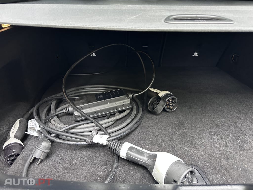 Mercedes-Benz CLA 250 e Shooting Brake AMG Line