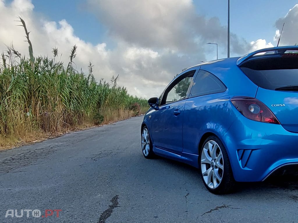 Opel Corsa OPC 1.6 Turbo - 192 Cvs