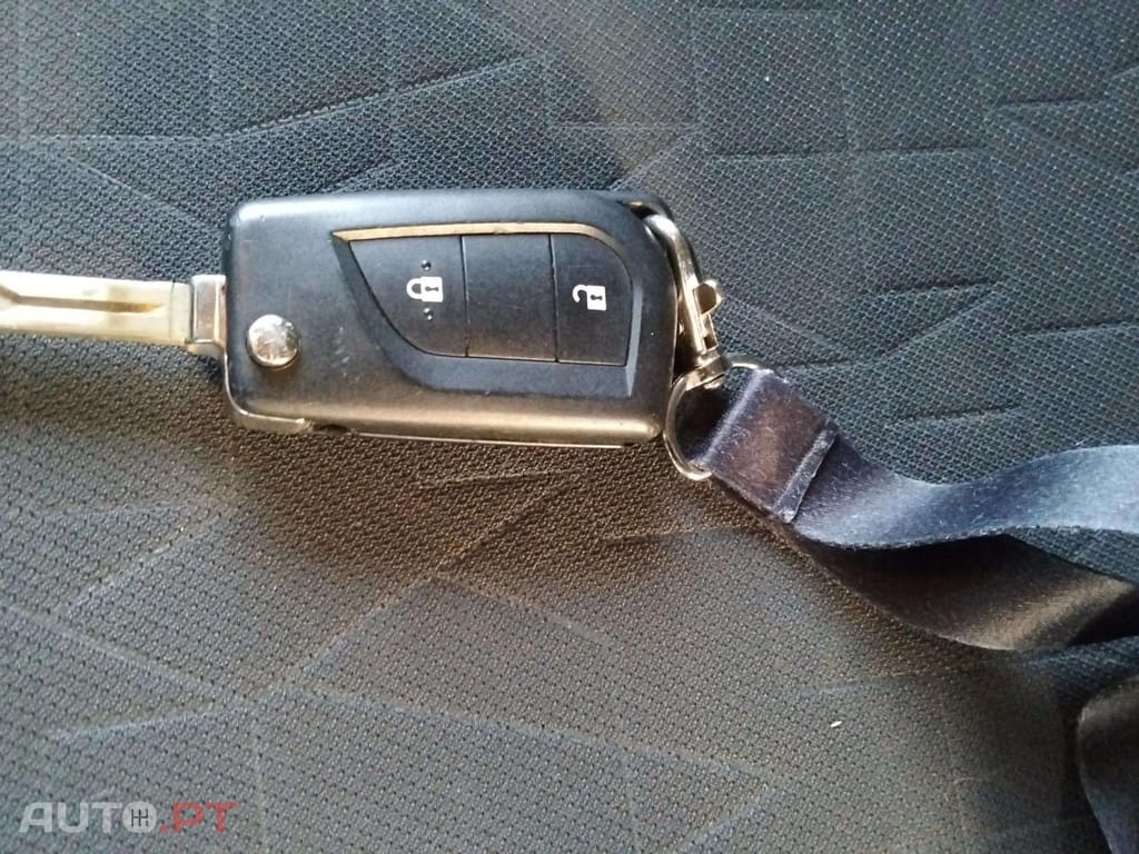 Toyota Aygo 1.0 VVti Exclusive Red