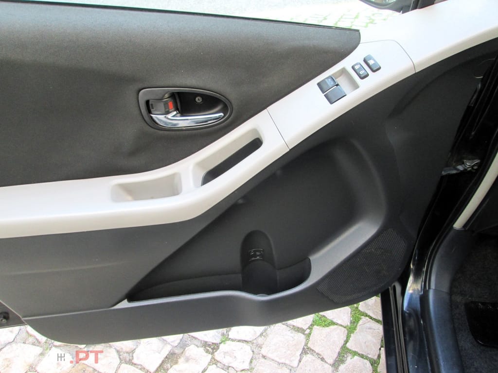 Toyota Yaris 1.0 VVT-i Comfort+AC