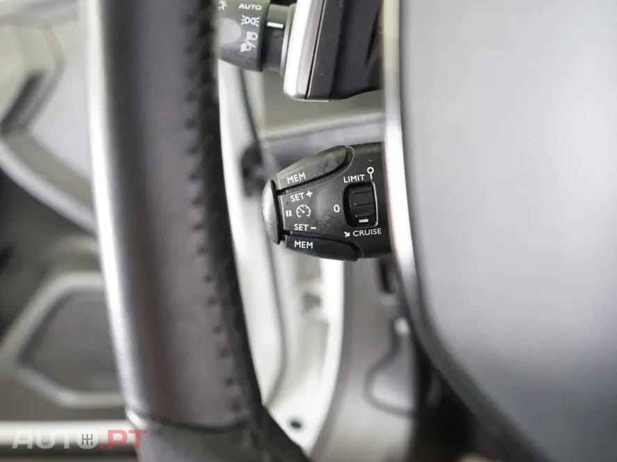 Peugeot 2008 1.2 PureTech Allure Pack EAT8