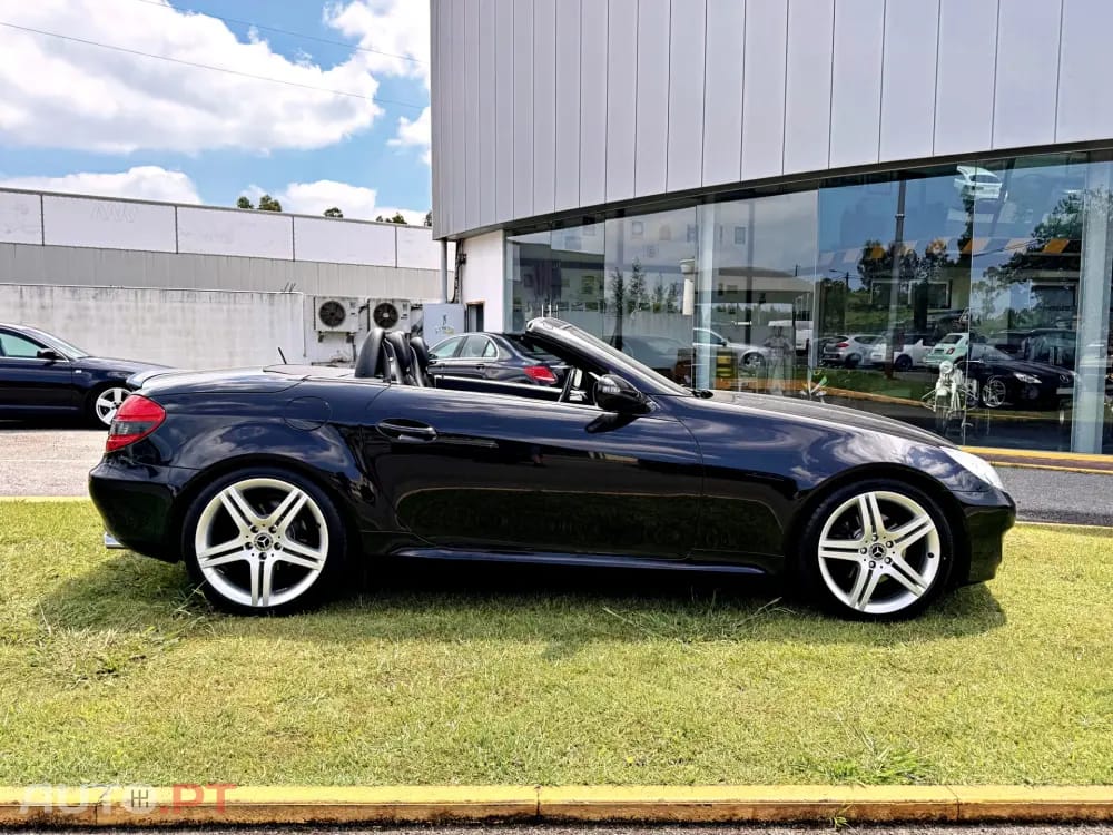 Mercedes-Benz SLK 200 Outro