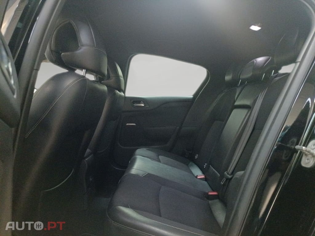Citroen DS4 1.6 e-HDi So Chic CVP6