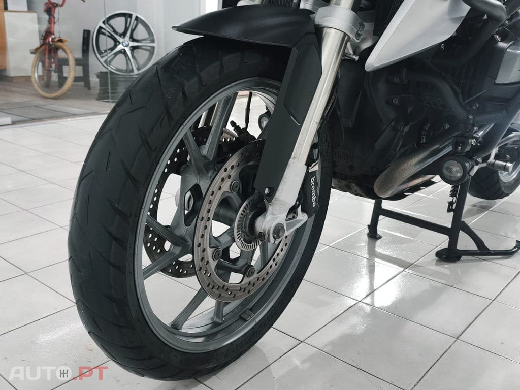 BMW R .