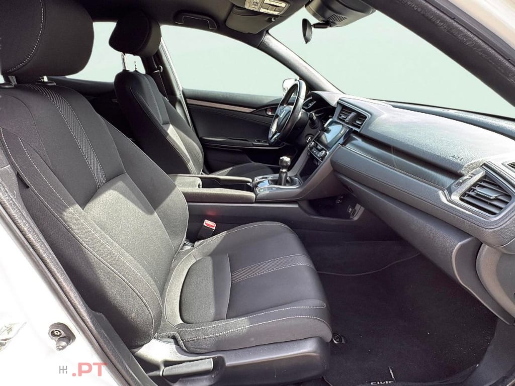 Honda Civic 1.0 i-VTEC Elegance CVT Navi