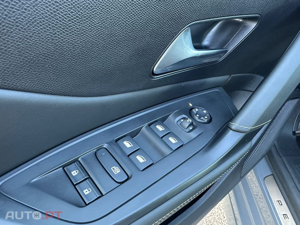 Peugeot E-308 54 kWh GT