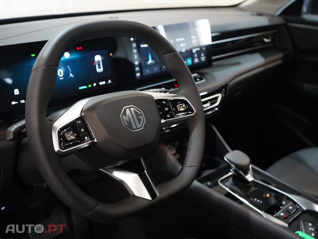 MG HS 1.5 T-GDI Plug In Hybrid Luxury