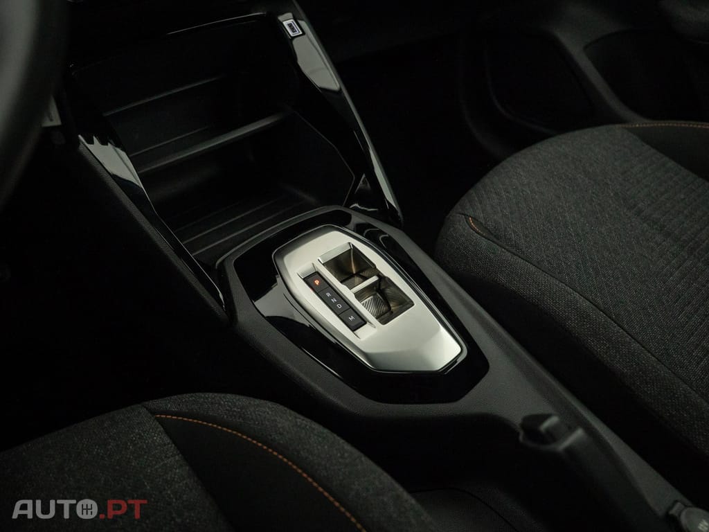 Peugeot 208 1.2 Hybrid SE Style e-DCS6
