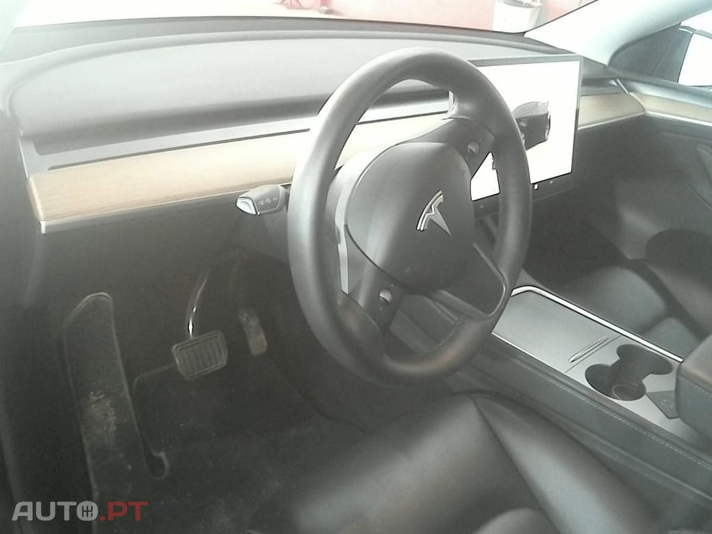 Tesla Model Y Long Range Tração Integral