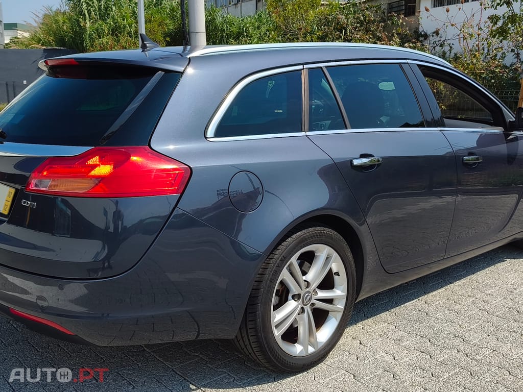 Opel Insignia 2.0 TDCi Sports Tourer - 10