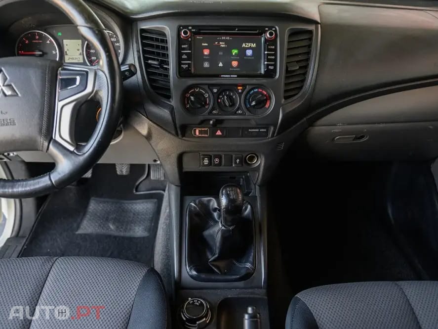 Mitsubishi L200 2.4 DI-D CD Invite Space Cab 3L 4WD