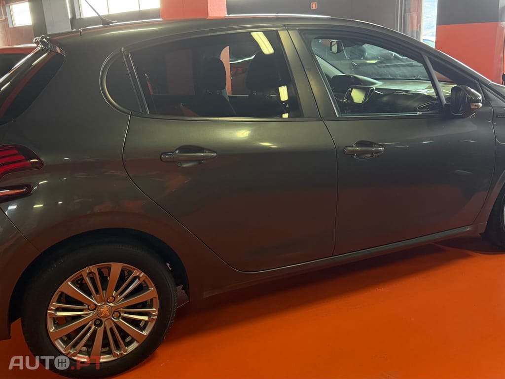 Peugeot 208 1.5 BlueHDi Allure Pack