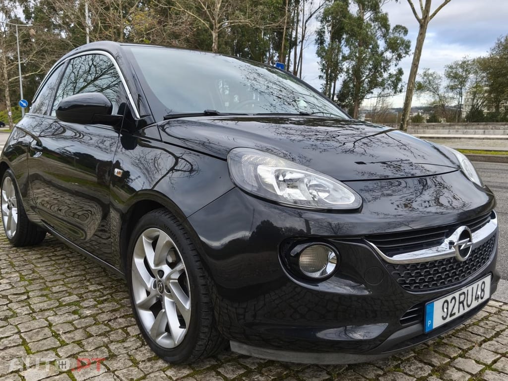 Opel Adam 1.0 T Black Jack