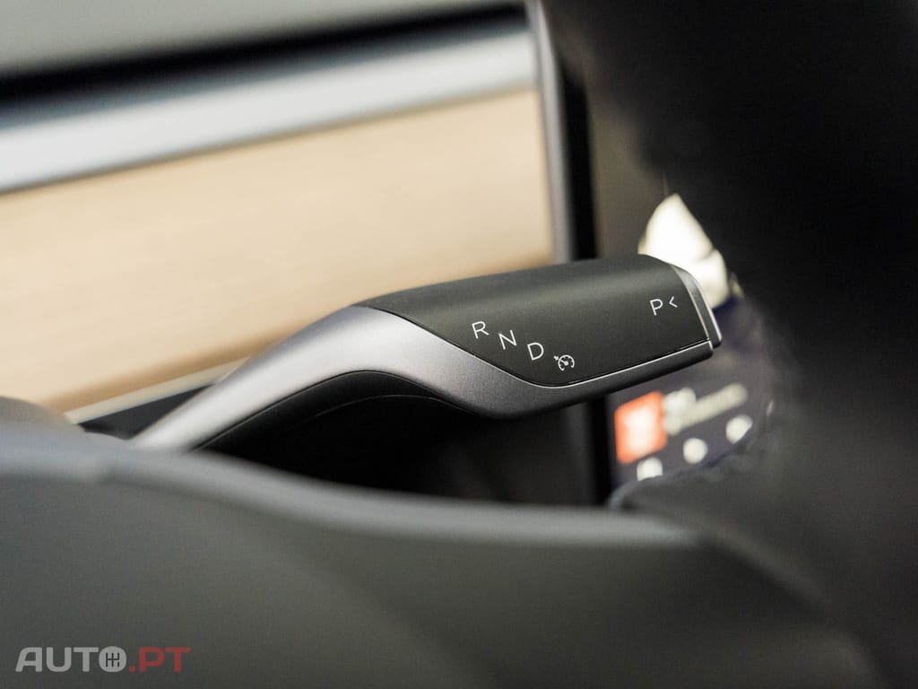 Tesla Model Y Long Range Tração Integral