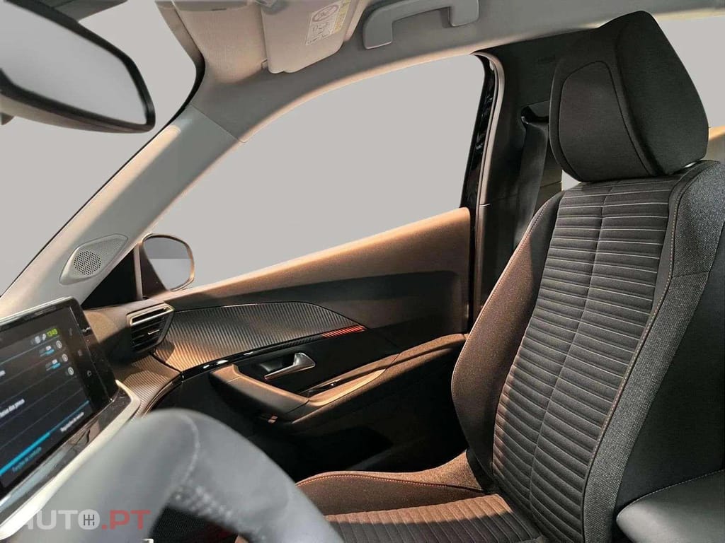Peugeot E-2008 Active 