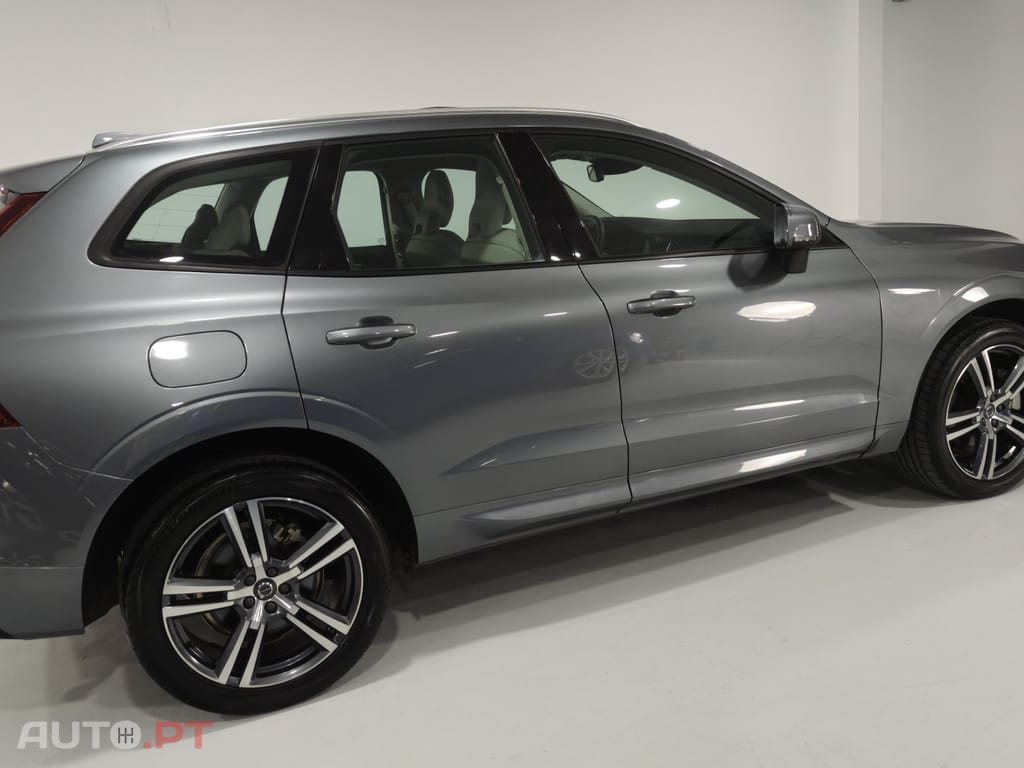 Volvo XC60 2.0 T8 PHEV Momentum Plus AWD