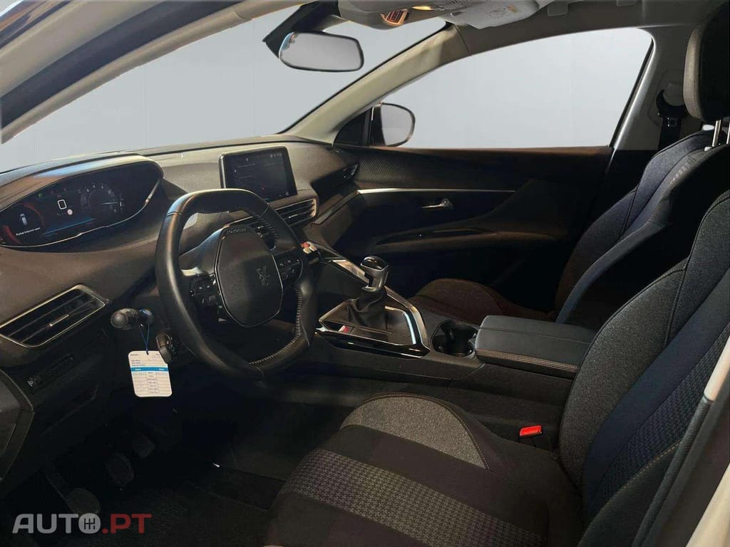 Peugeot 3008 1.2i Executive