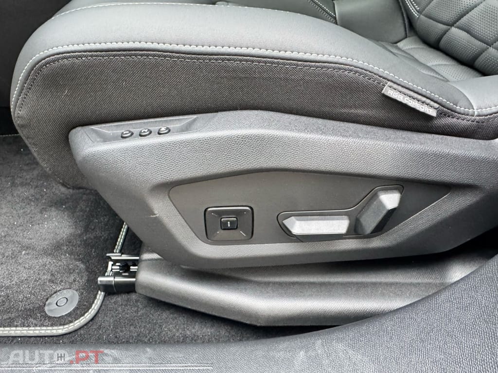 Peugeot E-3008 73 kWh GT