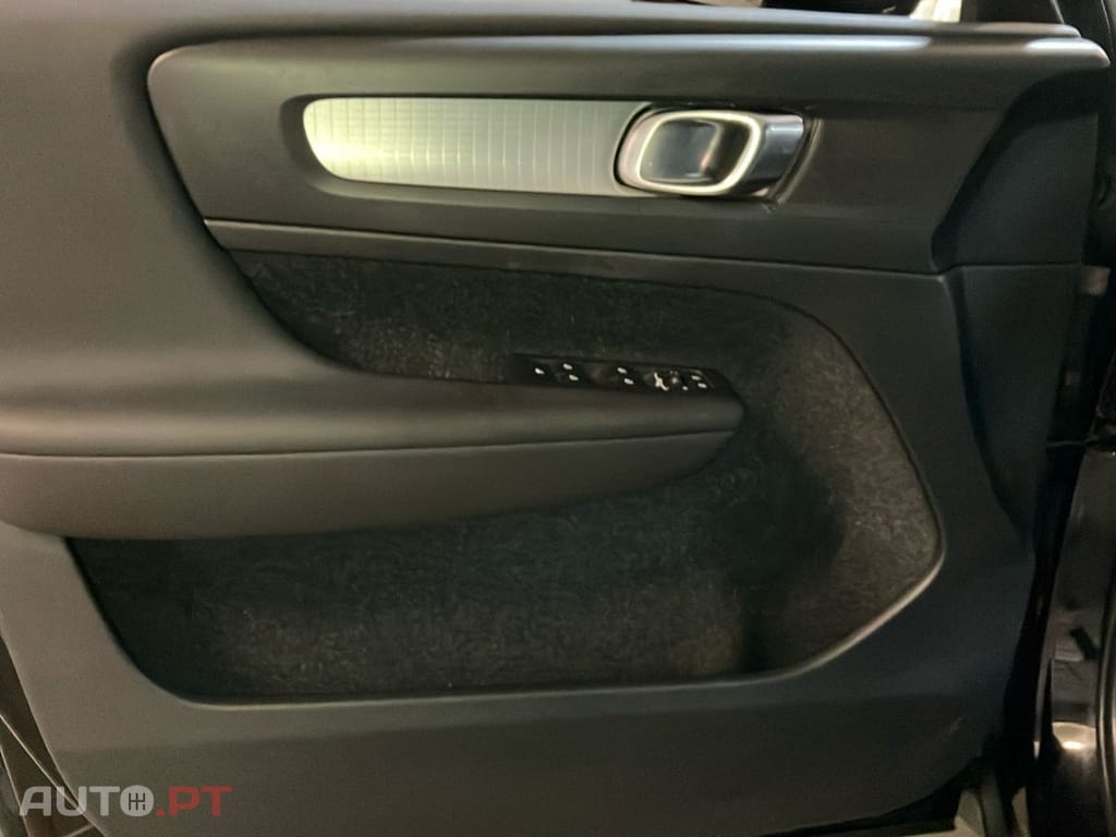 Volvo XC40 1.5 T3 Momentum Plus