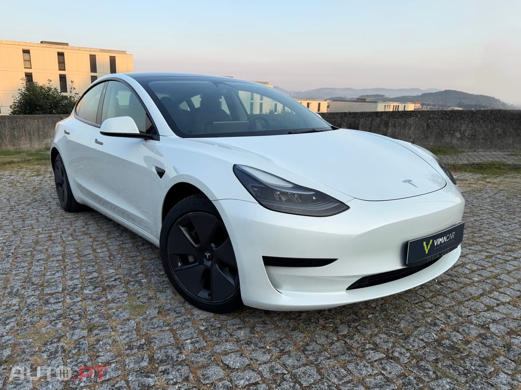 Tesla Model 3 RWD