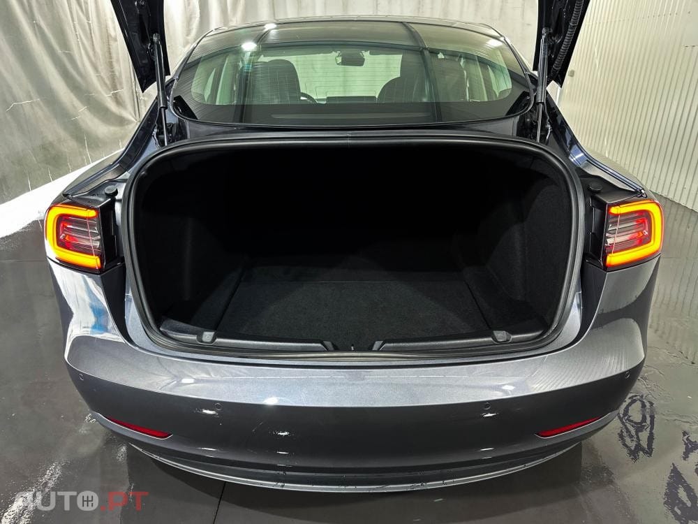 Tesla Model 3 Long-Range Dual Motor AWD — fotografia 49
